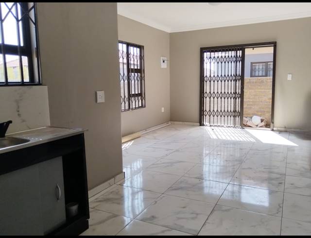 3 BEDROOM HOUSE FOR SALE IN VANDERBIJLPARK CE 3